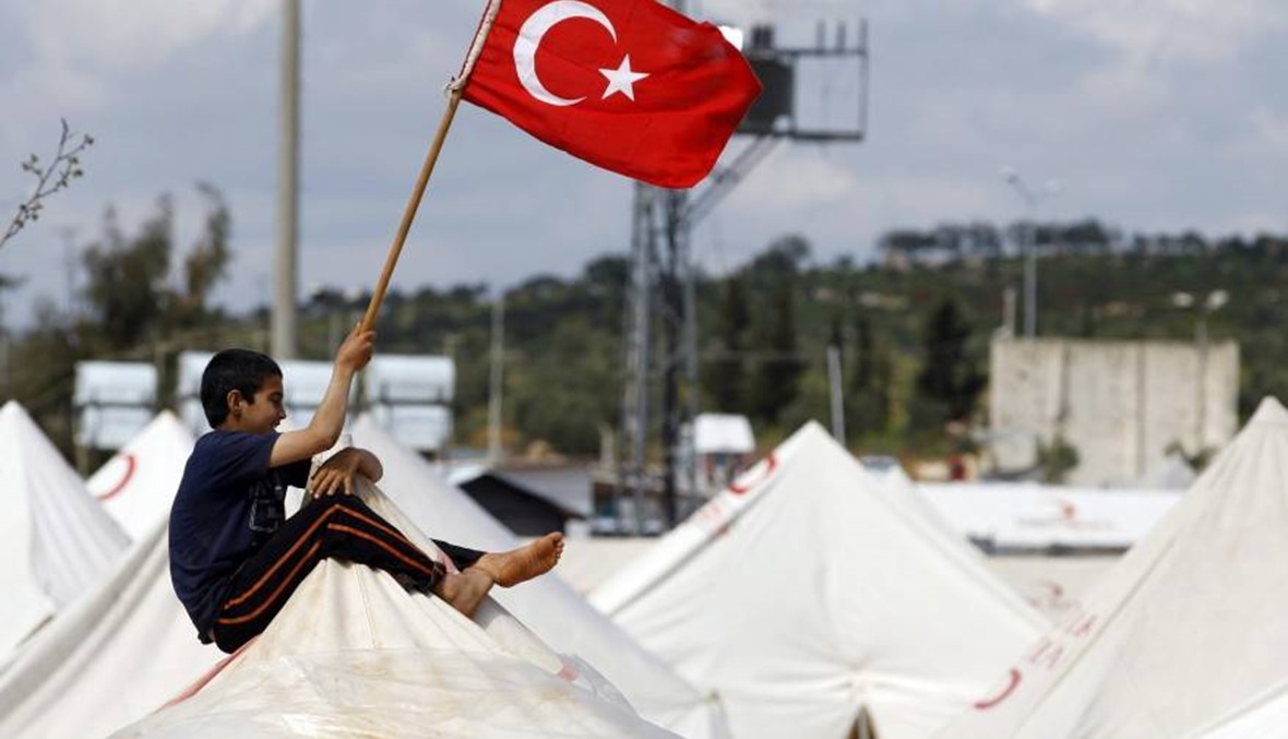المزيد من اللاجئين السوريين يتدفّقون الى حدود تركيا