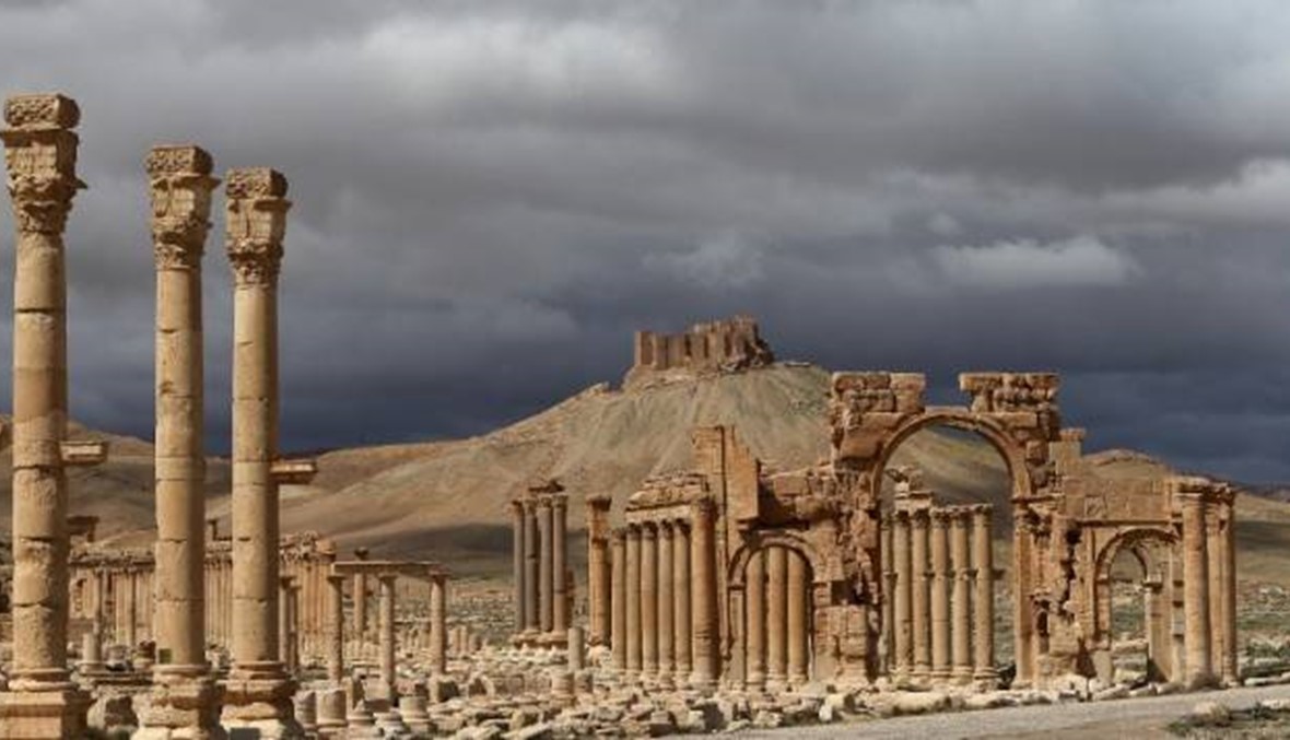 ابتكارات القتل لدى "داعش" مستمرة:  اعدام 3 اشخاص  بتفجير اعمدة في المدينة الاثرية بتدمر