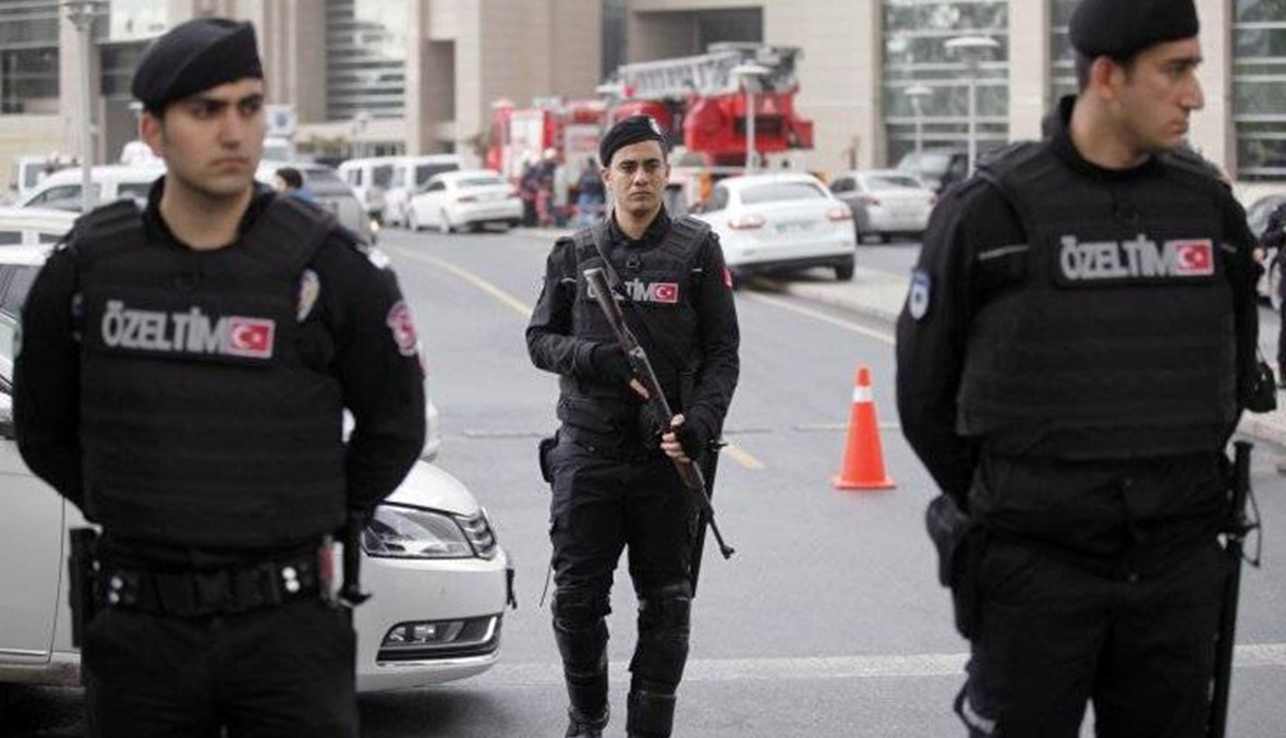 الشرطة التركية تفتش مكاتب اتحاد اعمال على صلة بخصم إردوغان