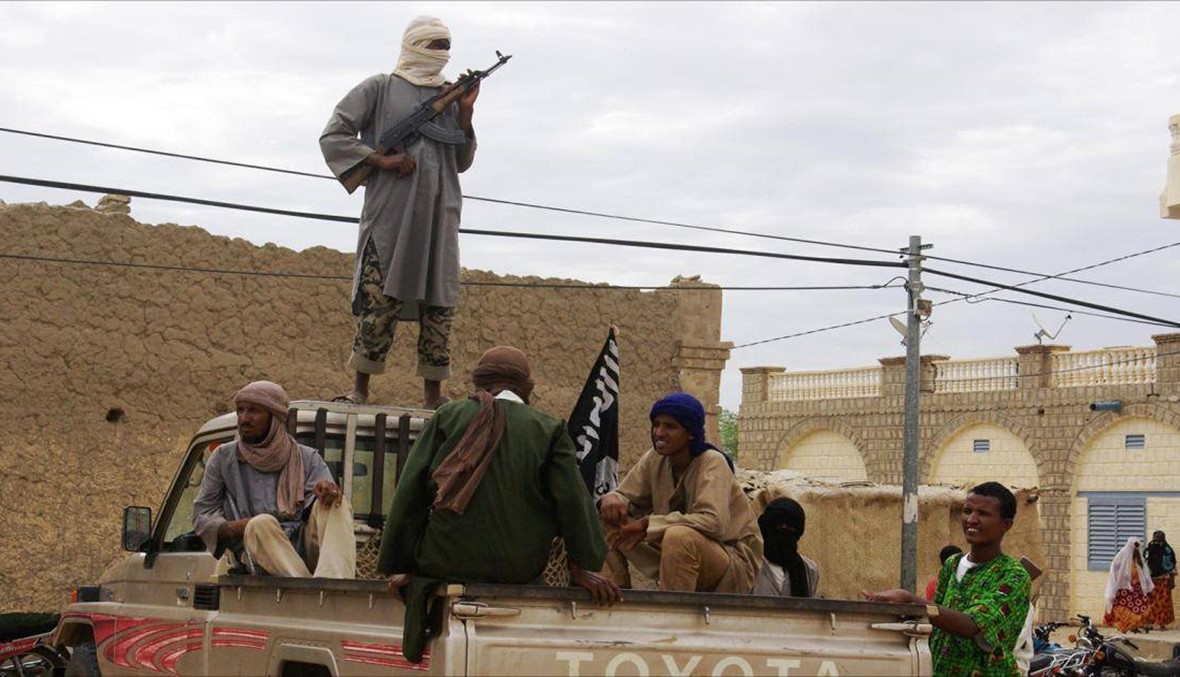 مرابطو "القاعدة" يتنافسون مع "داعش" على عرش التوحّش