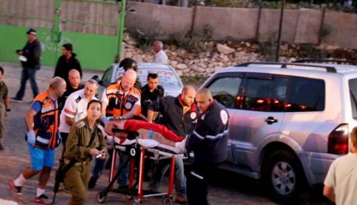 جرح ثلاثة إسرائيليين في هجوم بسيارة في الضفة وغارة جوية إسرائيلية على القطاع