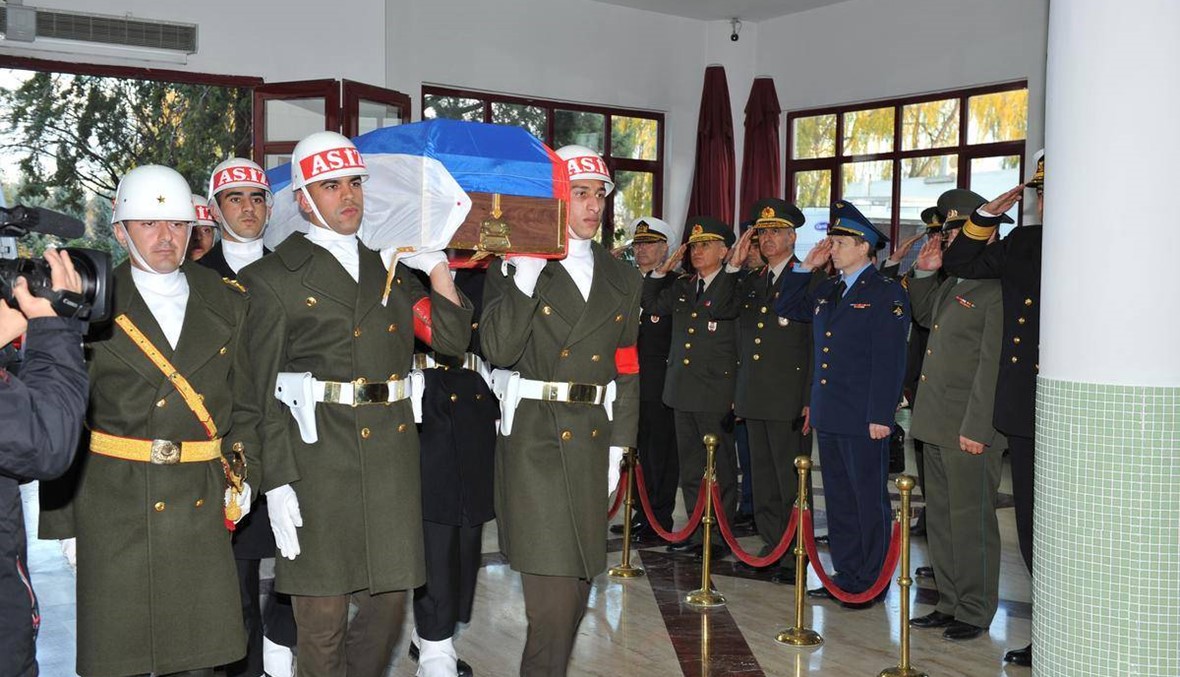 بالصور... وفد عسكري تركي يشارك في مراسم إرسال جثمان ‫‏الطيار الروسي‬