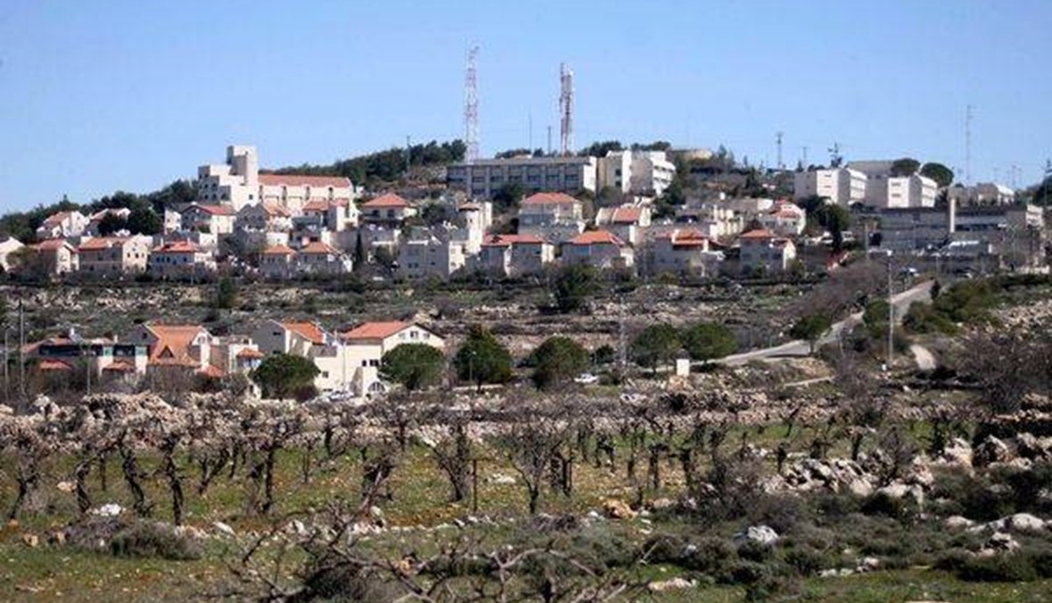 هجوم على منزل عائلة فلسطينية في الضفة والشرطة تشتبه بمتطرفين يهود