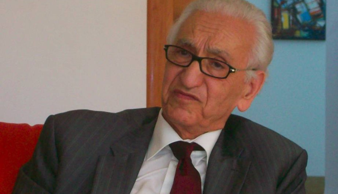 وفاة المعارض الجزائري البارز حسين آيت احمد في سويسرا