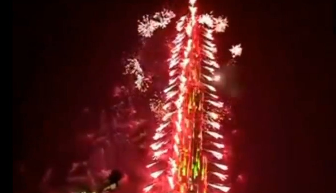 بالفيديو- رغم حريق الفندق... دبي استقبلت الـ2016 أجمل استقبال!