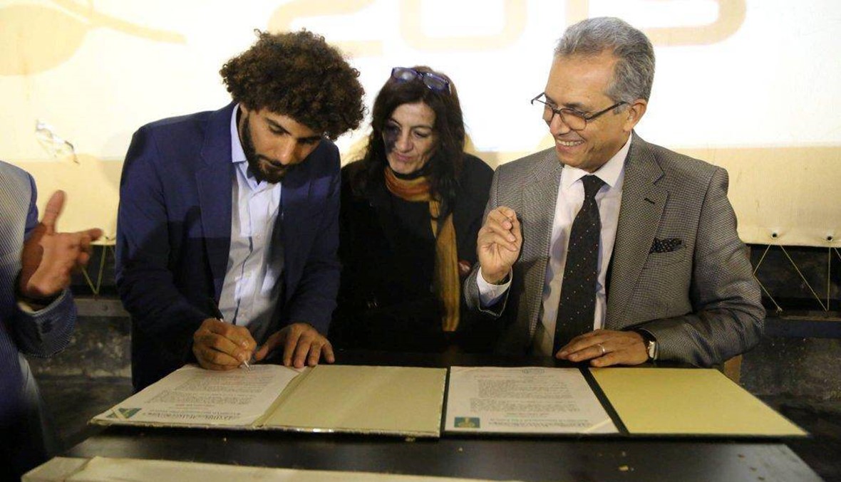 مسرح اسطنبولي وقع اتفاقية تعاون سينمائي بين صور وبغداد