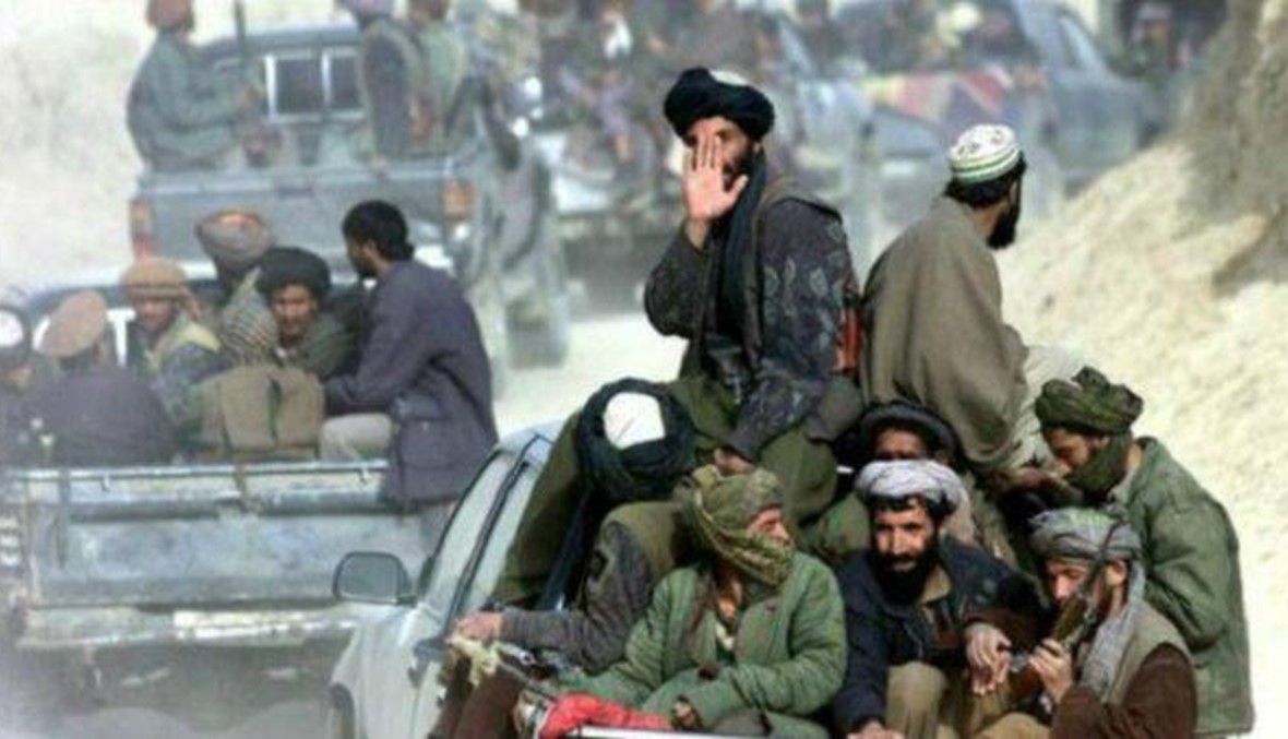 في أفغانستان... مقاتل مندسّ من طالبان يقتل عشرة شرطيين