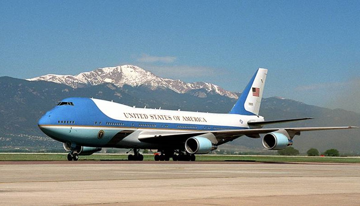 إليكم ما لا تعرفونه عن طائرة أوباما ورحلاته