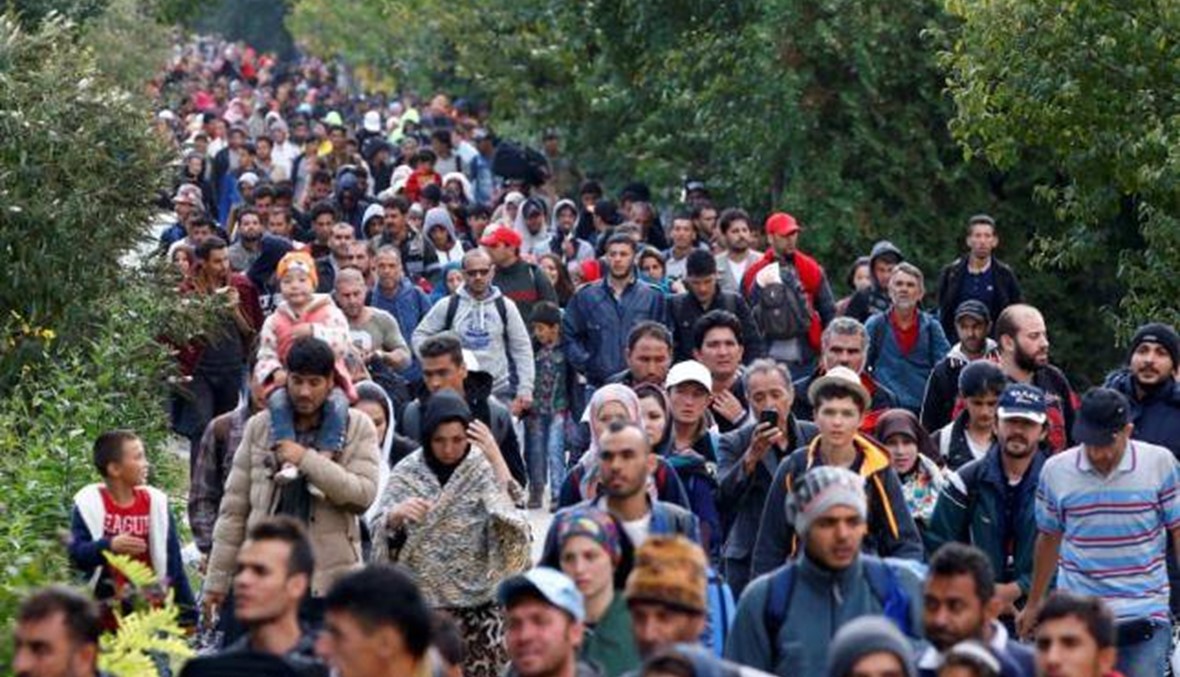 وزير خارجية تركيا: نسمح بدخول اللاجئين السوريين "بطريقة محكومة"