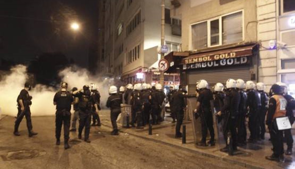 اشتباك بين الشرطة ومتظاهرين مؤيدين للاكراد في اسطنبول