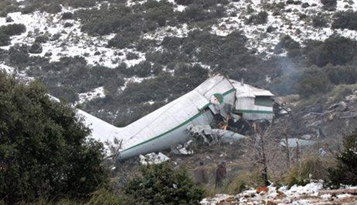 أسر ضحايا حادث الطائرة الجزائرية تريد إيضاحات عن رفات أقاربها