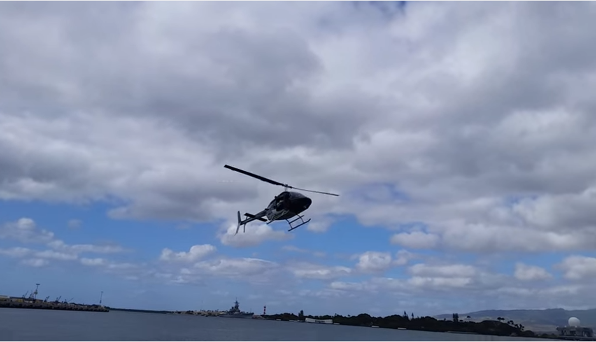 بالفيديو- شاهدوا سقوط هذه المروحية وركابها في المياه