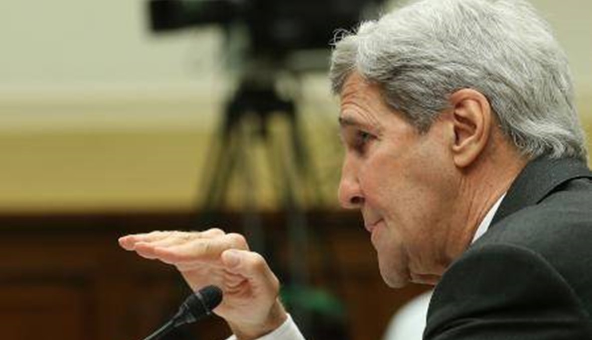 كيري يحث الكونغرس على التريّث في تجديد العقوبات على إيران