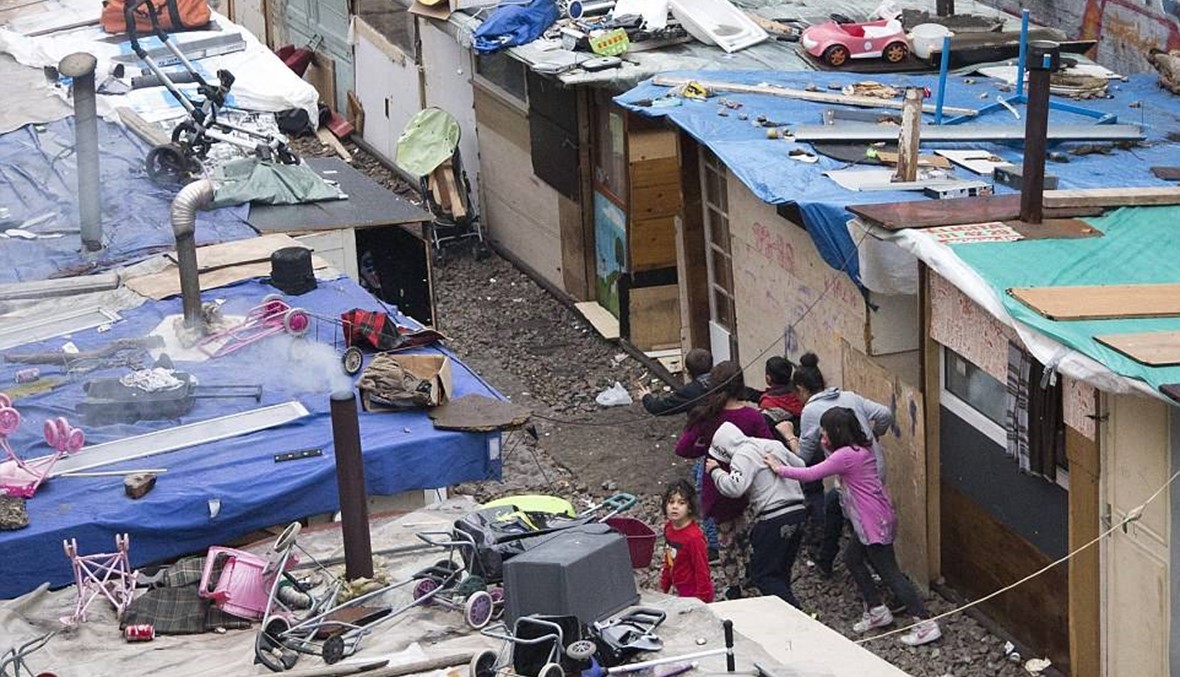 العملية رقم 19 تمّت بهدوء... إخلاء مخيّم يضمّ مئات المهاجرين في شمال باريس