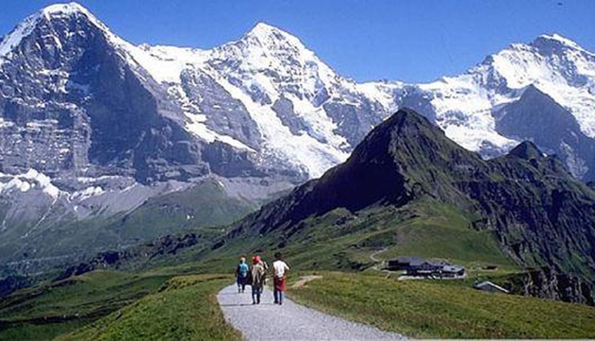 موت مأسوي في جبال الألب: خطأ تقني ووقوع على ارتفاع 700 متر!