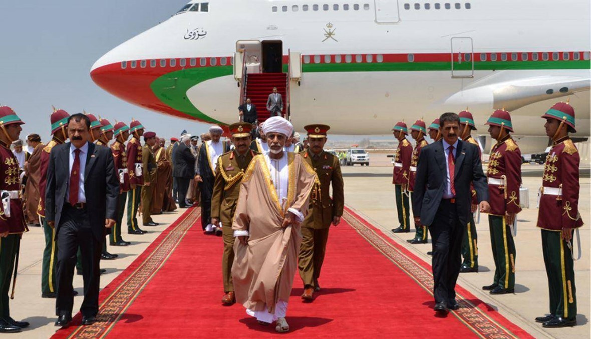 السلطان قابوس عاد الى عمان... و"فحوصه الطبية جيّدة"