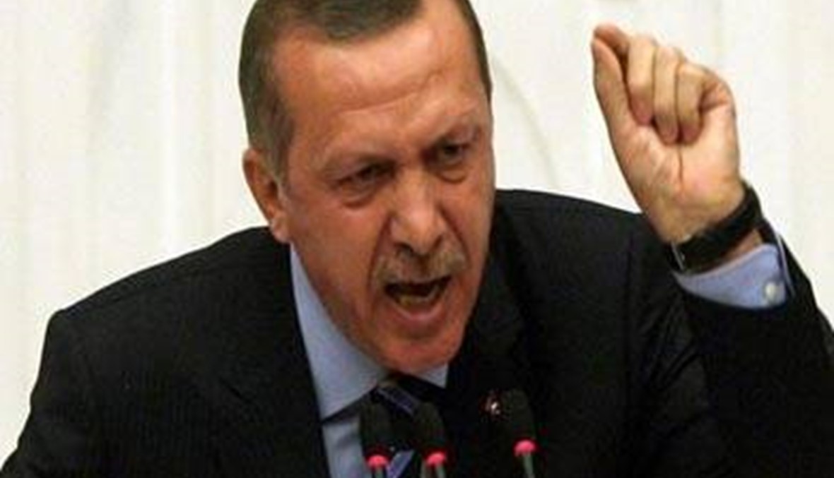 قصيدة هزلية تشتم أردوغان تُعرّض صاحبها للملاحقة... وميركل توافق