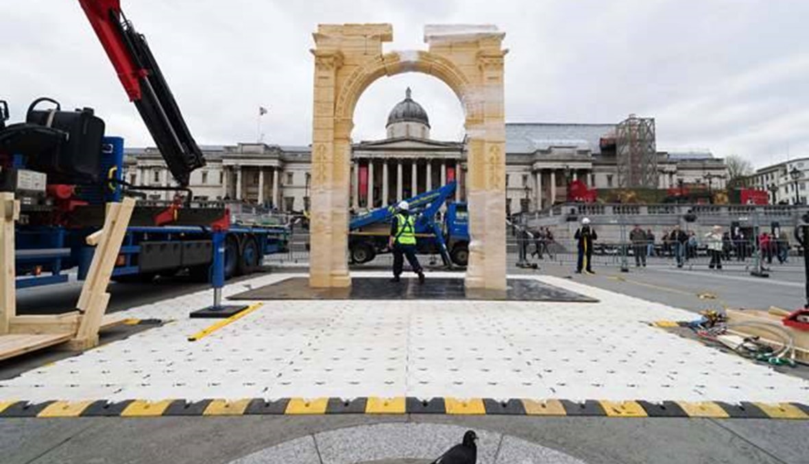 Syria's Palmyra arch, destroyed by IS, recreated in London