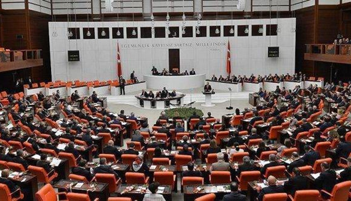 رئيس البرلمان التركي: لاعتماد "دستور ديني"... ولا للعلمانية