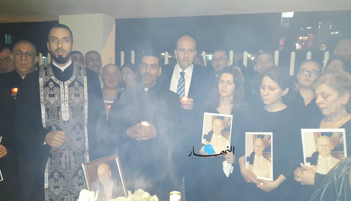 بالصور: شموع لزياد القاصوف علّها تنير درب التحقيق في مقتله