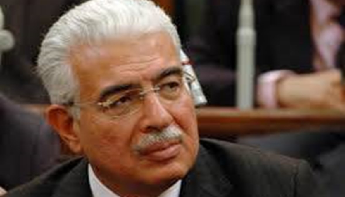 الحكم ببراءة رئيس الوزراء المصري الاسبق احمد نظيف في قضية فساد