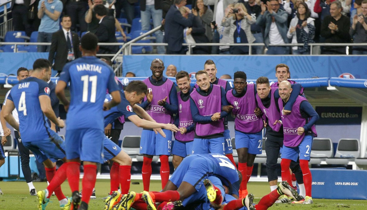 فرنسا استهلت بطولة الامم الاوروبية بالفوز على رومانيا 2 - 1