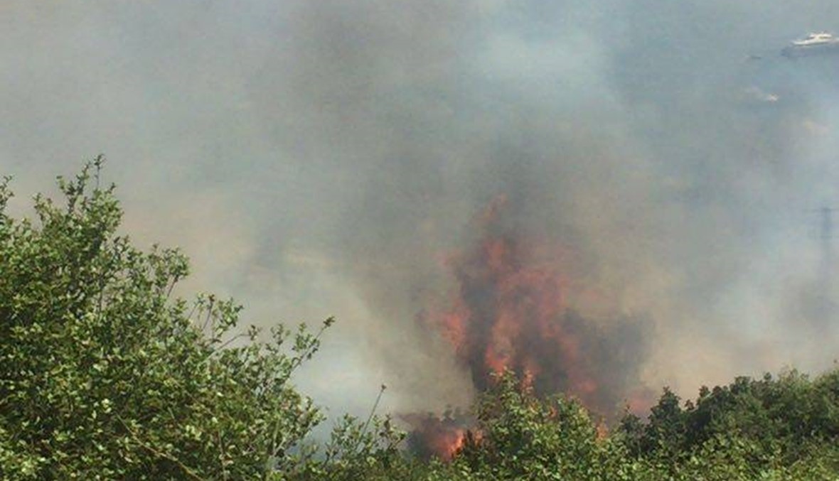 بالصور والفيديو: حريق على المسلك الشرقي لأوتوستراد الكازينو