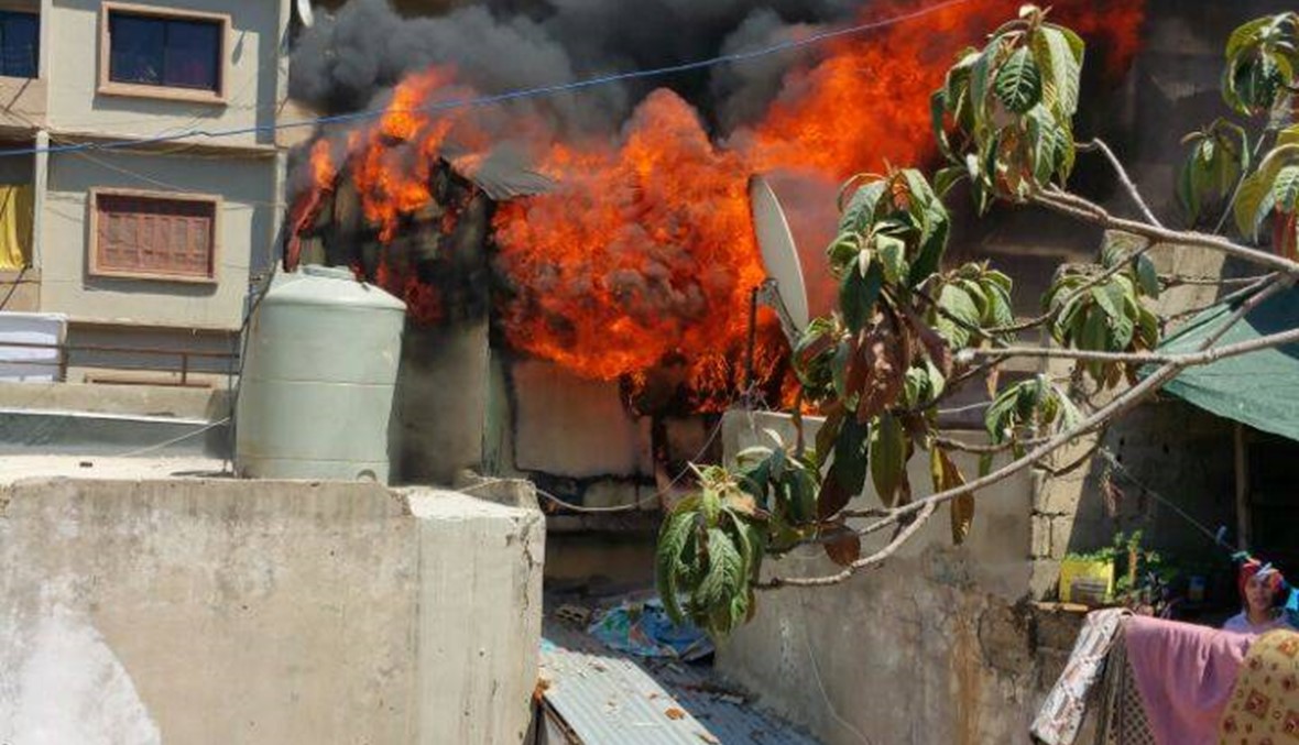 حريق داخل إحدى الشقق السكنية في طرابلس