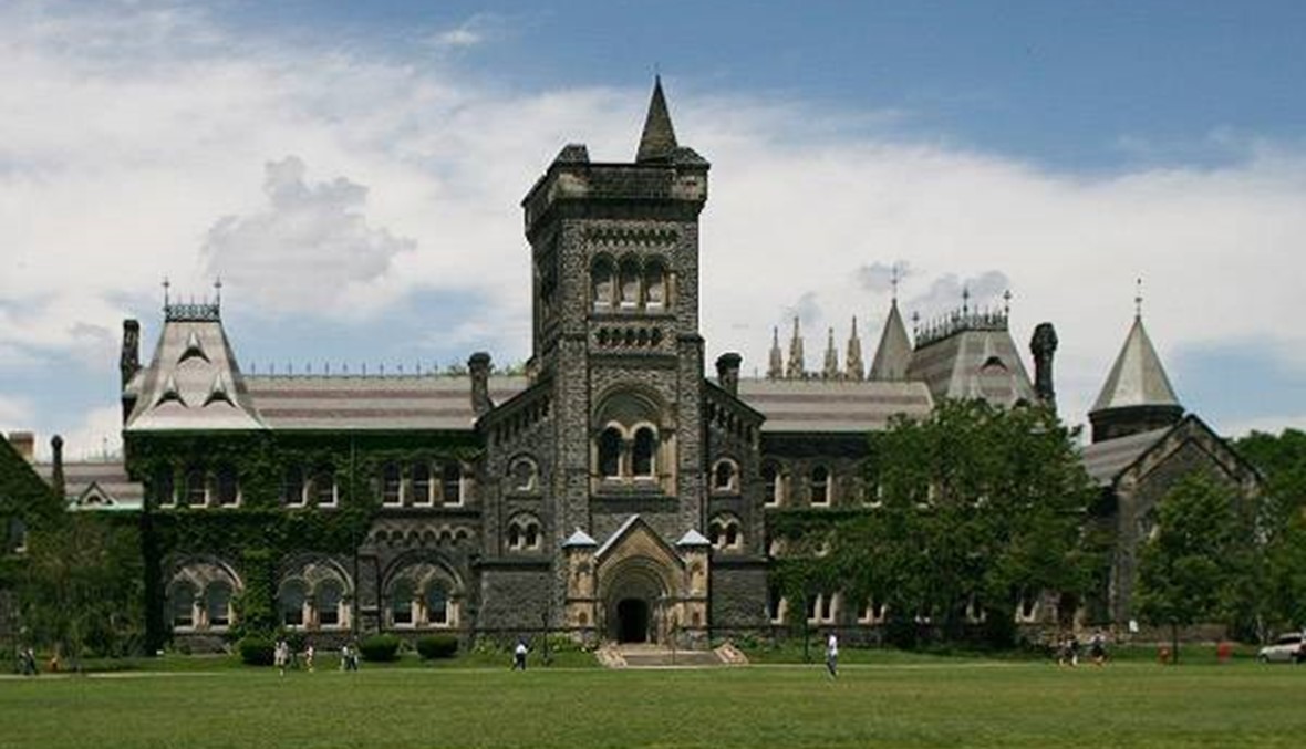 الشرطة الكندية تغلق جامعة تورونتو وتبحث عن رجل مقنّع
