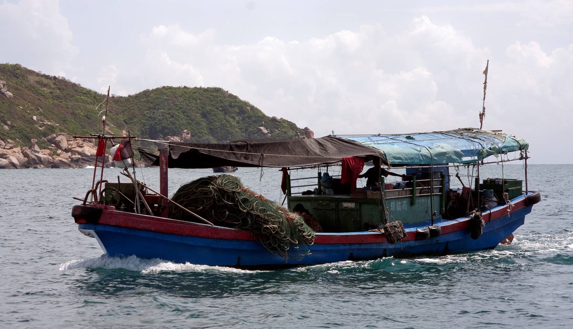 الصين: سفينة إندونيسية تطلق النار على زورق صيني