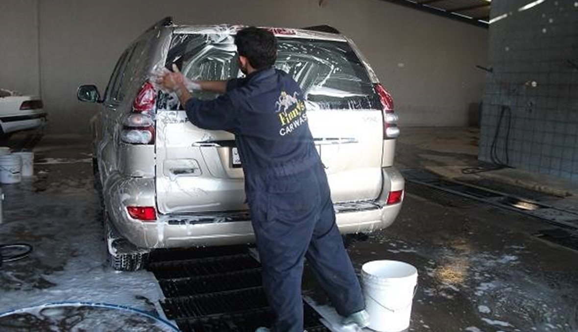 خلاف حول أفضلية الدور لغسل سيارة أوقع جريحاً وكاد أن يشعل محطة الوقود في المنصورية!