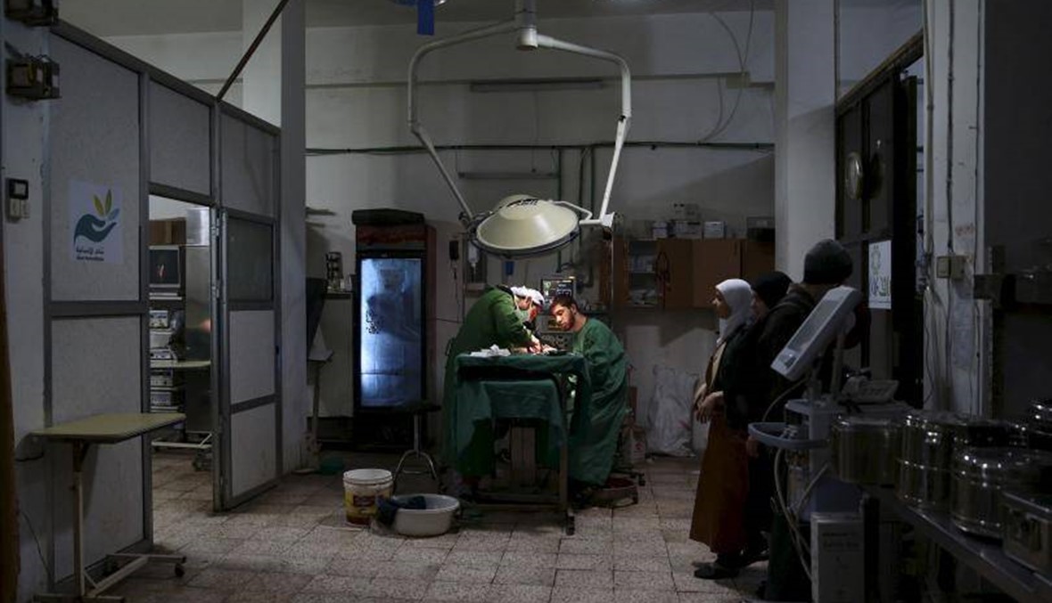 سوريا: مقتل 700 طبيب وعامل طبي منذ بداية الحرب... وجهاديون يجندون الاولاد