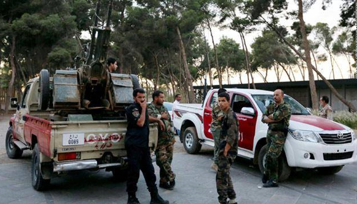 مقتل 4 مدنيين بانفجار عبوة ناسفة امام مستشفى في بنغازي