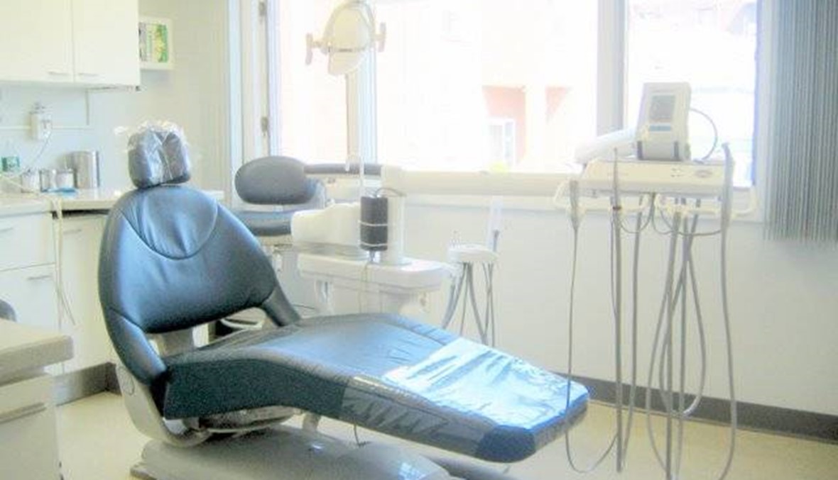 وزارة الصحة تقفل عيادة طب أسنان