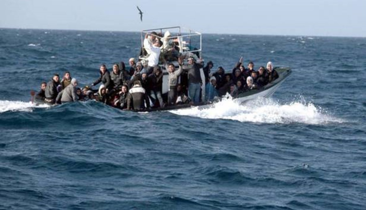 عشرة قتلى بغرق قارب لاجئين في المتوسط