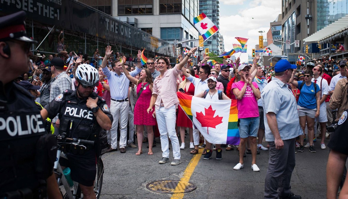 بالصور: للمرة الأولى... رئيس وزراء كندا يفتتح مسيرة للمثليين