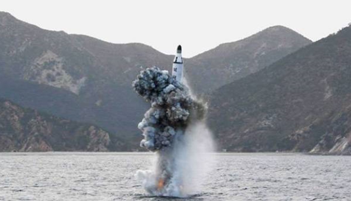 كوريا الشمالية تختبر اطلاق صاروخ بالستي من غواصة... "الجنوبية": التجربة فشلت