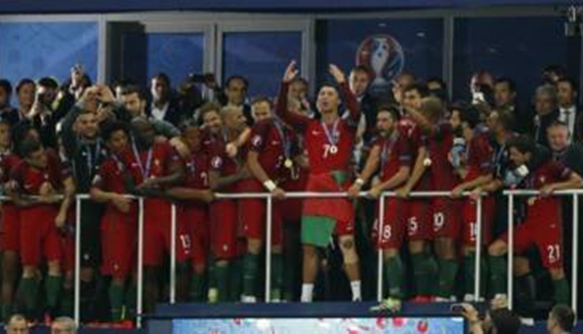 بالصور- البرتغال تحطم الآمال الفرنسية وترفع كأس بطولة اوروبا 2016