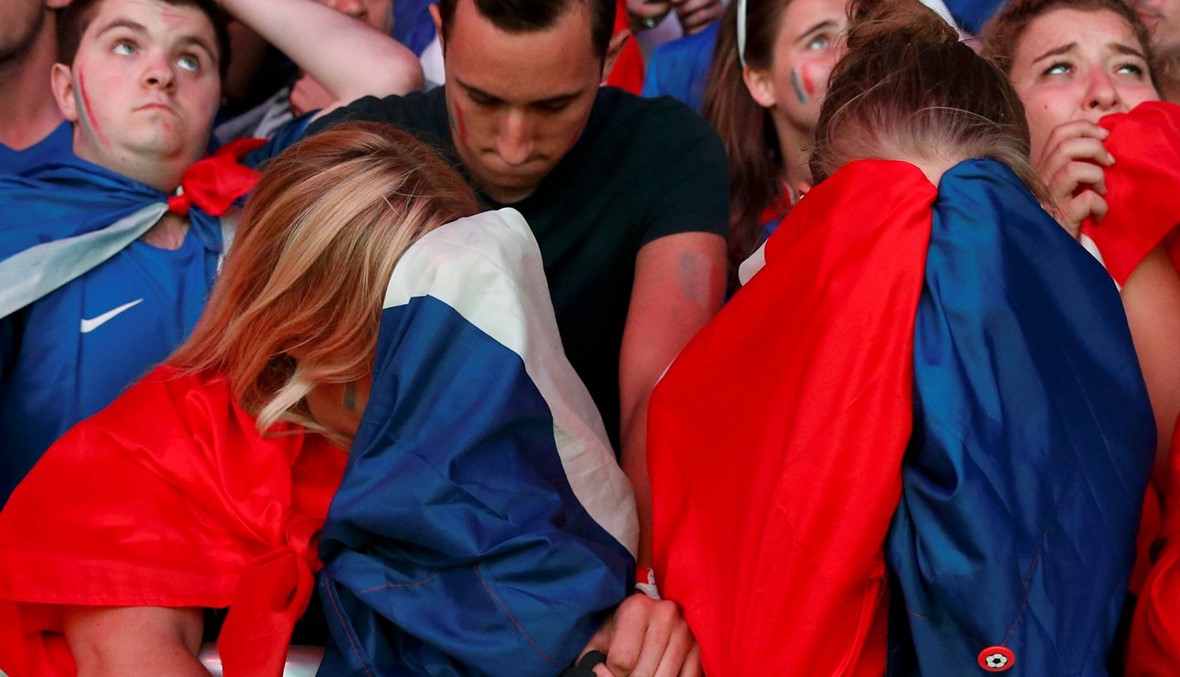 الصحافة الفرنسية تبكي مجتمعة هزيمة منتخب "الديوك"