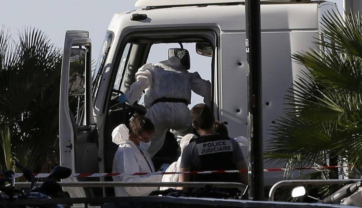 هكذا اعترضت الشرطة الفرنسية  سائق الشاحنة وأردته
