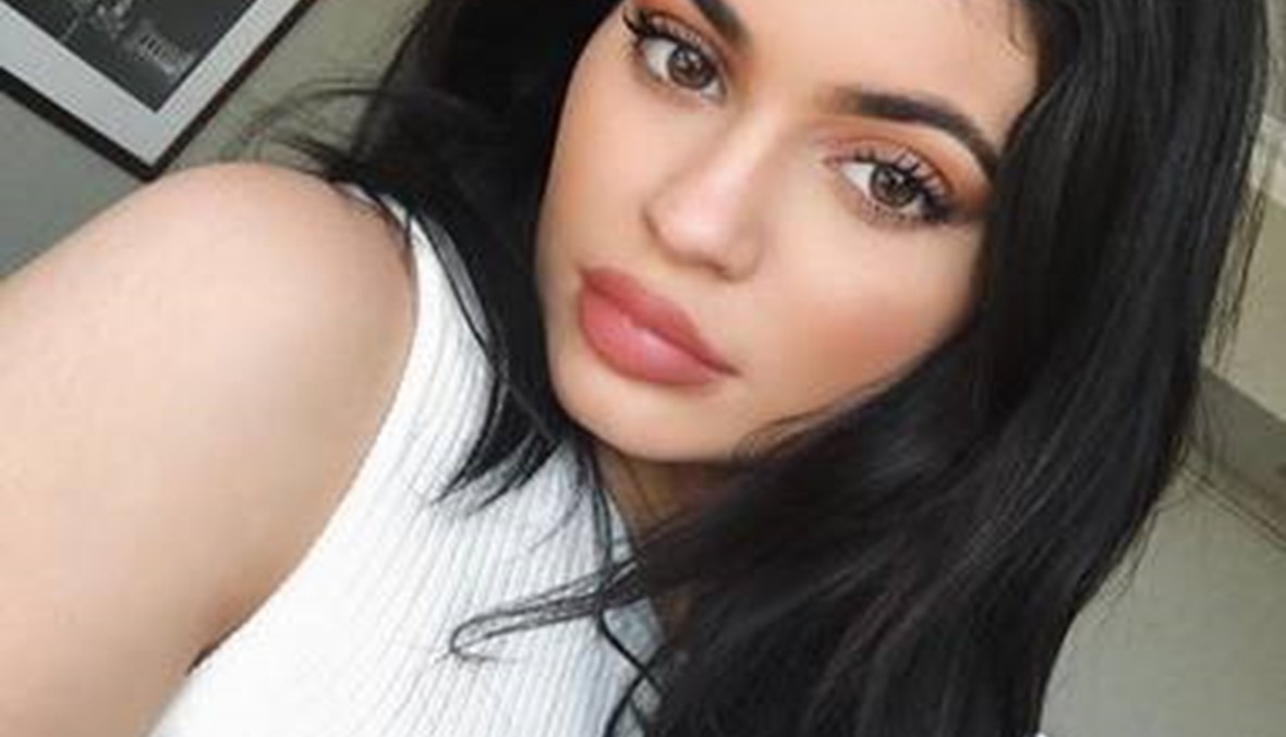 ضعي ماكياج Kylie Jenner من خلال متابعة Snapchat الخاص بها