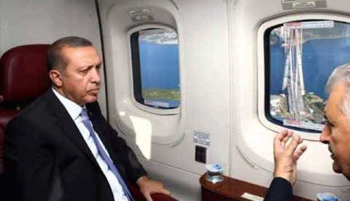 لغز جديد يعزز "نظرية المؤامرة"... لماذا لم يطلق انقلابيون النار على طائرة أردوغان؟