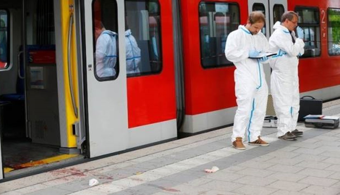 وسط هتاف "الله وأكبر".... مراهق "داعشي" هجم بفأس وسكين على قطار في ألمانيا