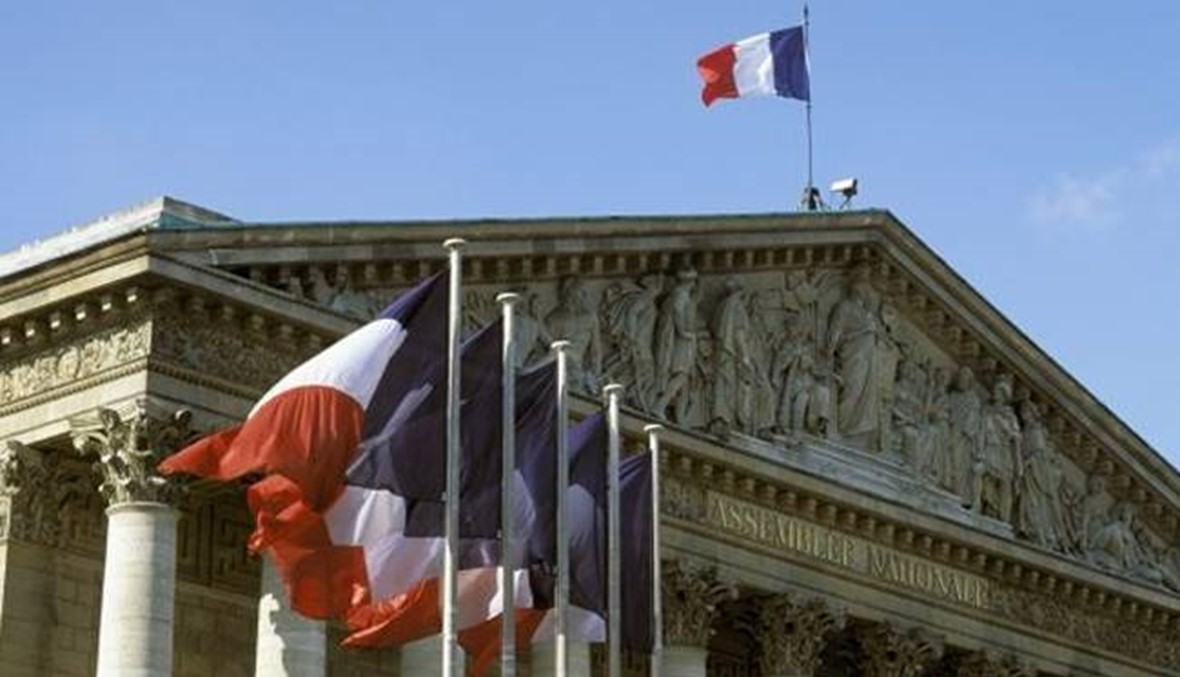 البرلمان الفرنسي يصادق على تمديد حال الطوارئ في البلاد