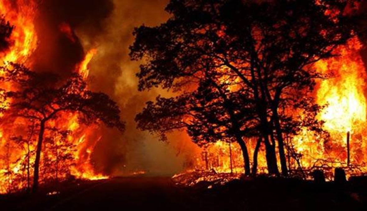 حريق غابات مستعر يتحرك خارج لوس أنجليس... وإخلاء نحو 300 منزل