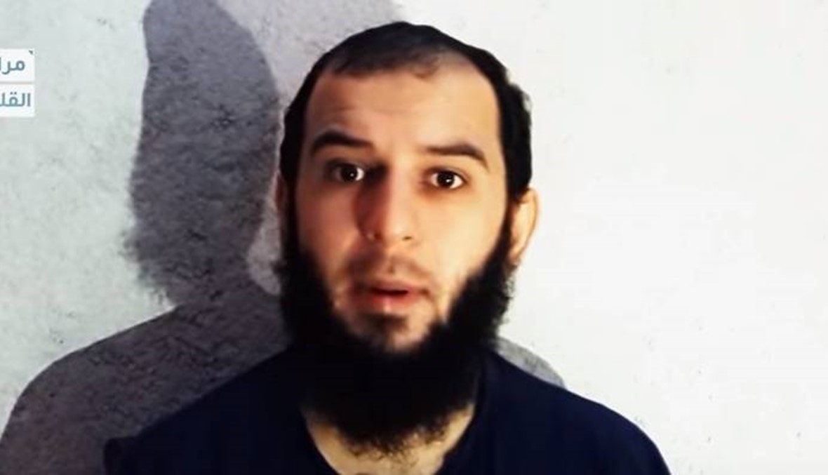 بالفيديو- أسير "حزب الله" في عهدة "أبو مالك"... وهذه رسالته الى عائلته