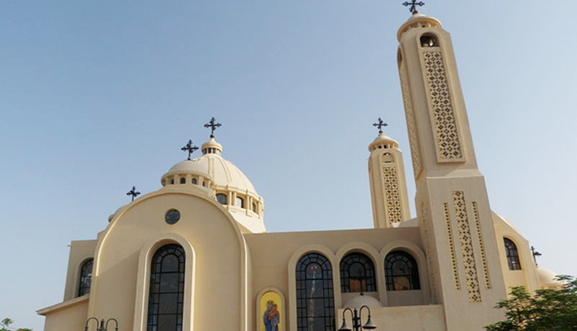 أزمة بناء الكنائس في مصر: "أبسط حقوقي الصلاة في كنيسة وليس في الشارع"