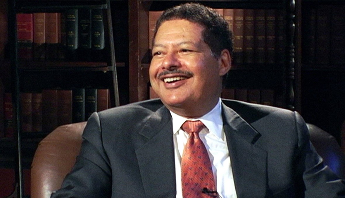 من هو العالم المصري الراحل أحمد زويل؟