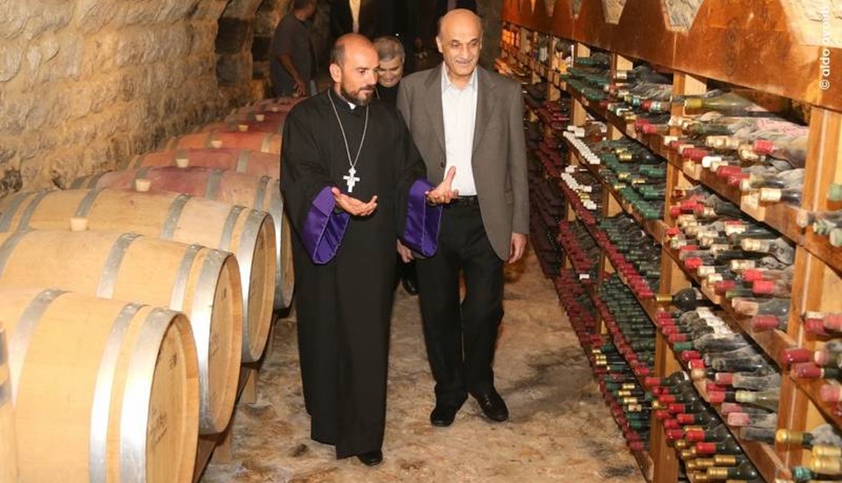 بالصور: جعجع في دير سيدة بزمار... جولة على الكنائس وأقبية النبيذ