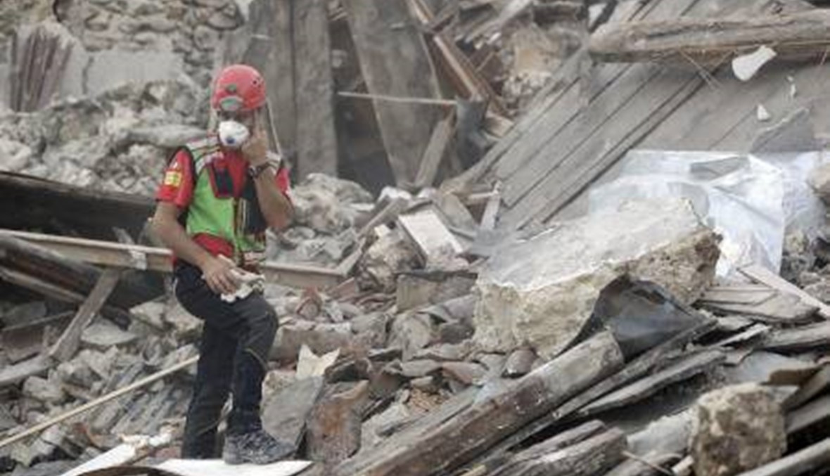 ارتفاع حصيلة الزلزال في ايطاليا الى 247 قتيلا وفق الدفاع المدني